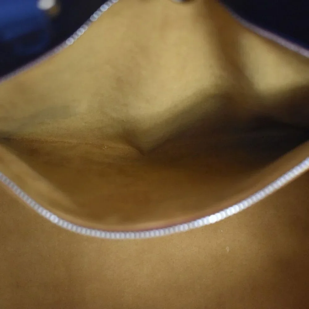 Authenticity GuaranteeD LOUIS VUITTON GM 2Way Hand Bag - Picture 3 of 16